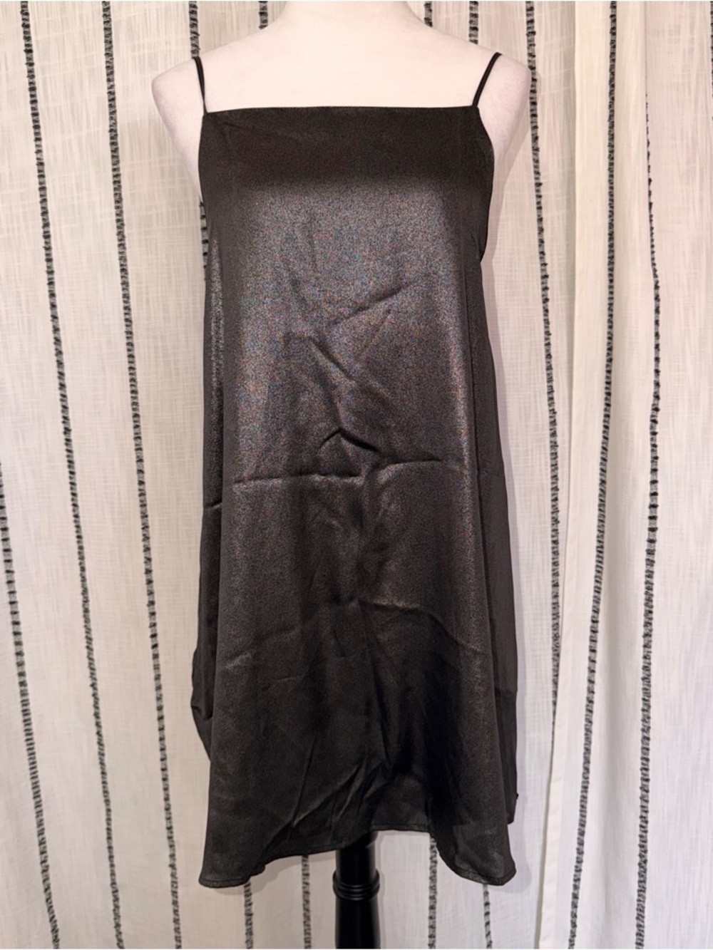 Volcom Stone Row Mental 4 Metal Black
Silver Metallic Mini Dress
Medium